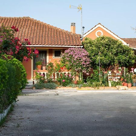 Rose Garden Villa Melikia Exterior photo